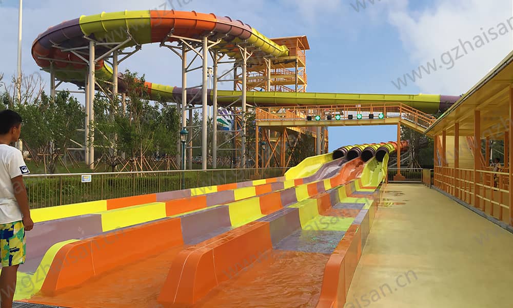 辽宁盘锦红海水上乐园峰回路转滑道 辽宁盘锦红海水上乐园峰回路转滑道